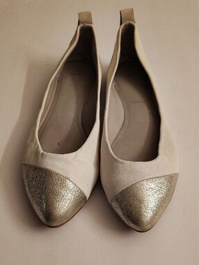 Navy Boot Women's Size 7 Cream Ballet Flats with Metallic Gold Cap Toe GY1D X